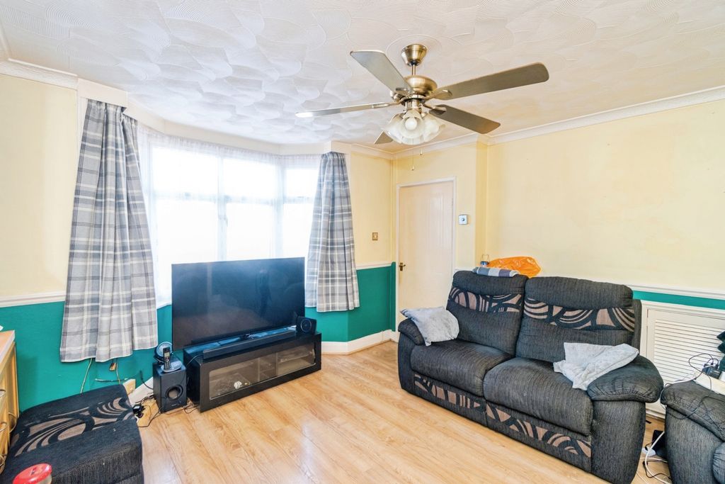 Property photo 2 of 16 Pbox-Img.Jpg