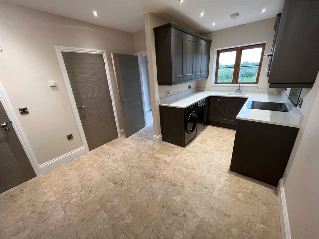 Property photo 2 of 15 Picture No. 01