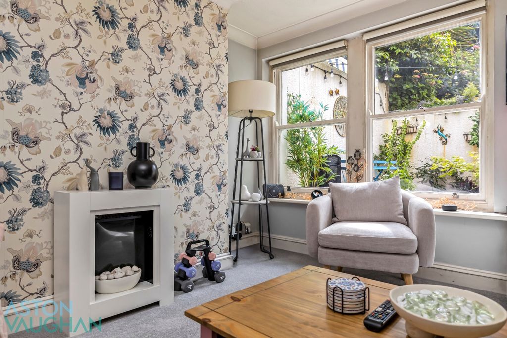 Property photo 3 of 16 5220494