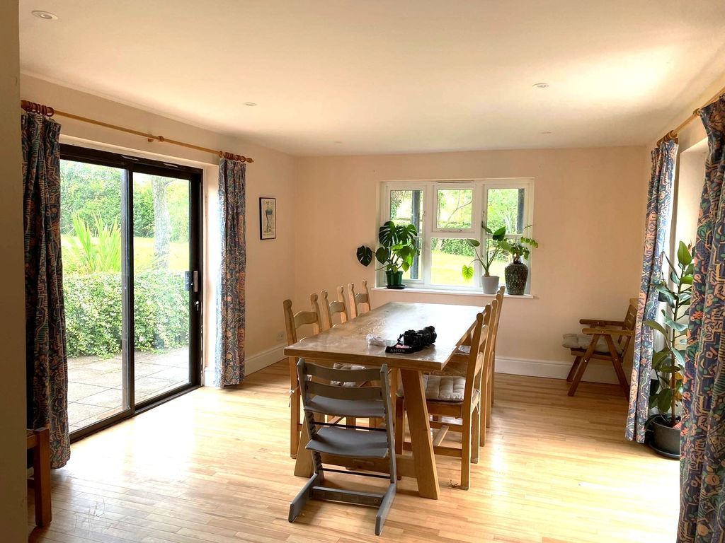 Property photo 3 of 12 Photo 7
