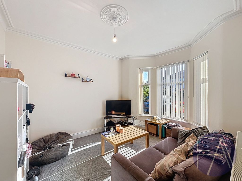 Property photo 2 of 18 4539343