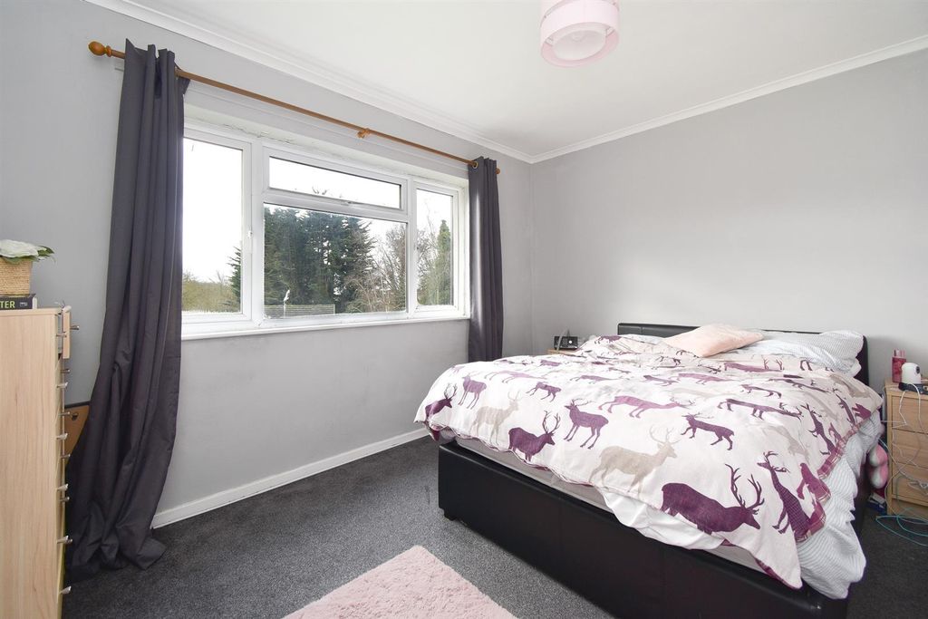 Property photo 1 of 13 Bedroom