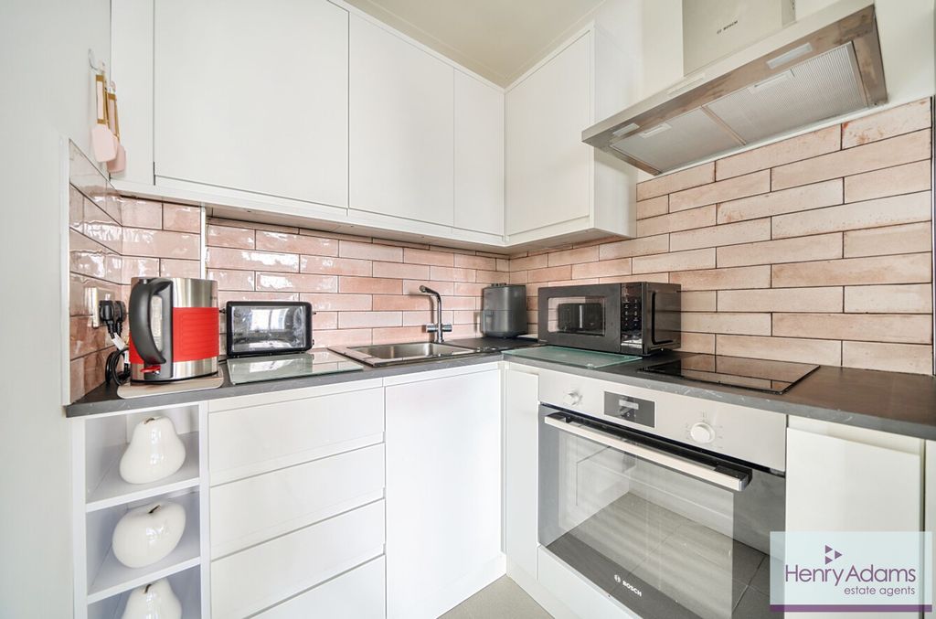Additional image 4 of 1 bed flat for saleCharles Street, Lavant Court Charles Street GU32