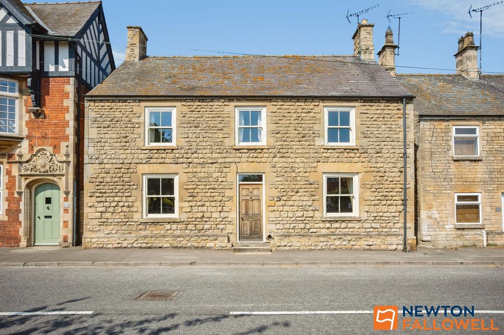 Property photo 1 of 41