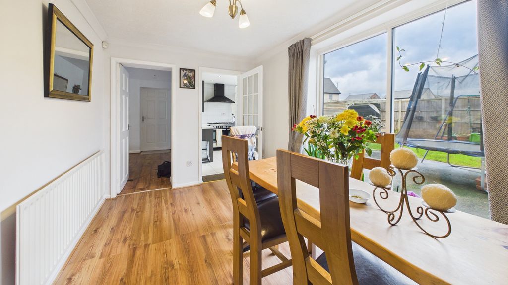 Property photo 2 of 22 3852363