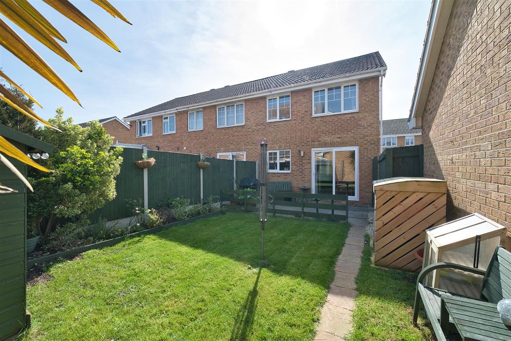 Property photo 2 of 18 Garden