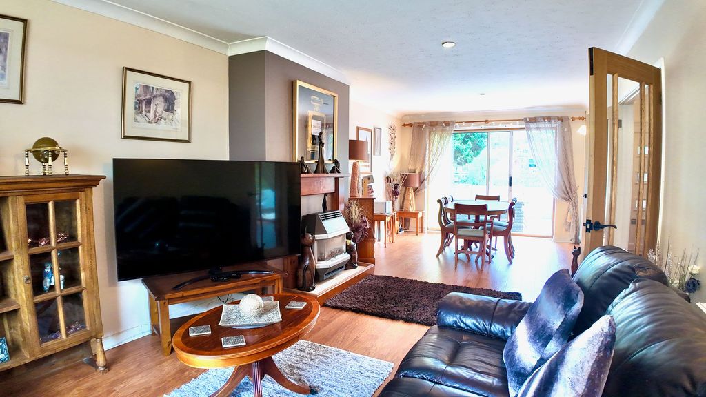 Property photo 3 of 31