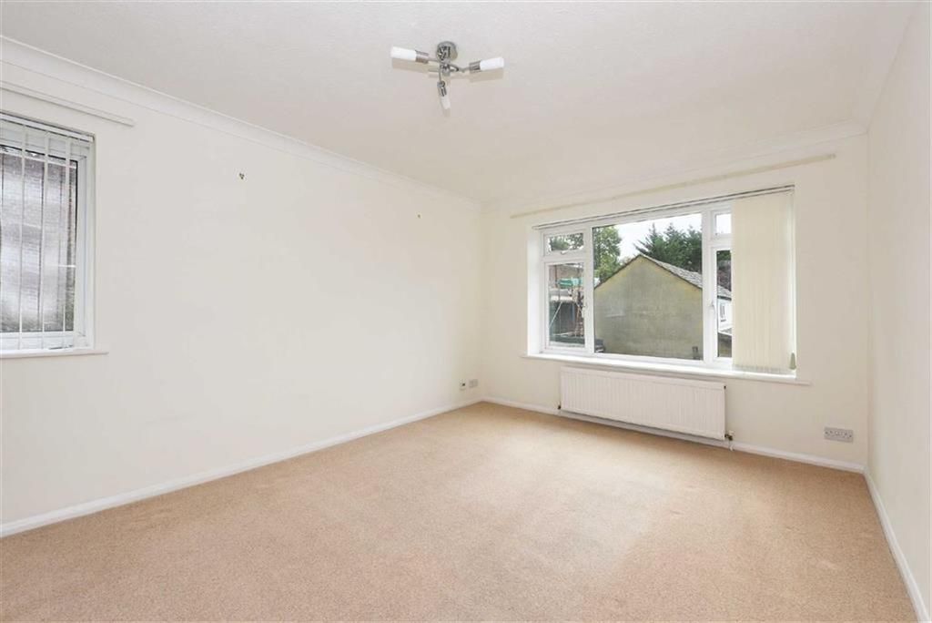 Property photo 3 of 7 Living Room