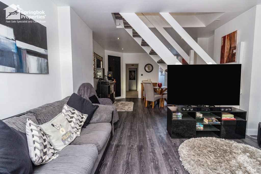 Property photo 2 of 21 1