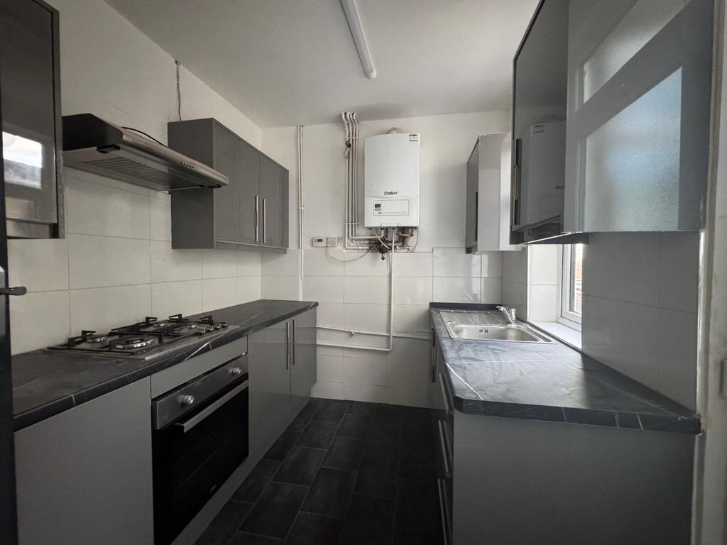 Property photo 3 of 13 Kitchen