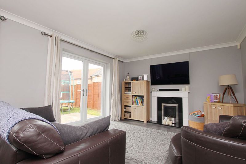 Property photo 2 of 18 Lounge