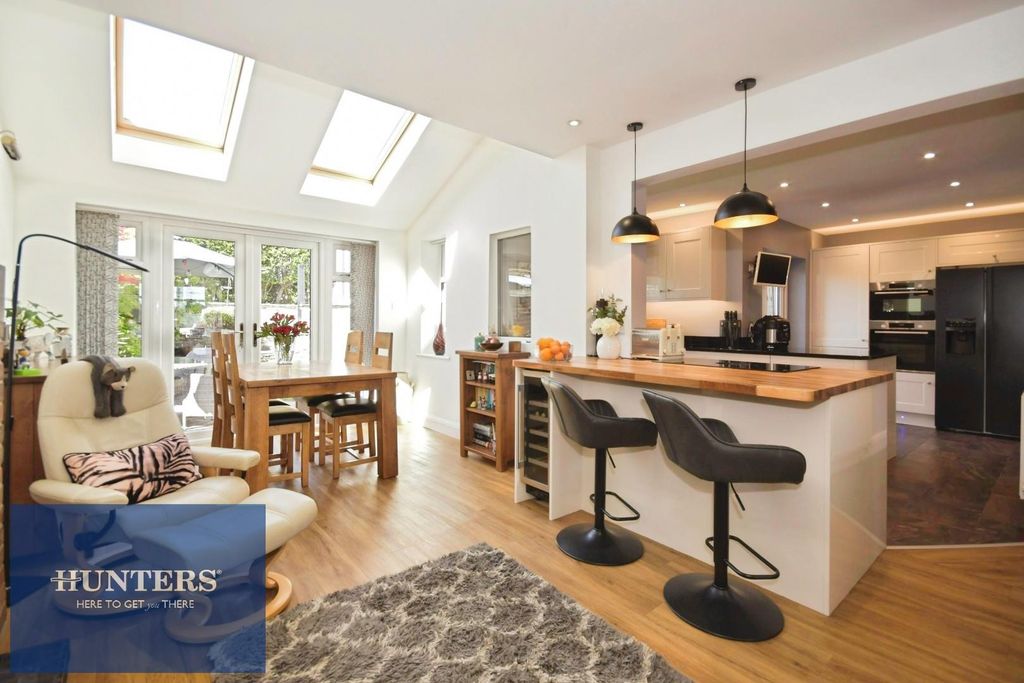 Property photo 2 of 26 Kitchen Diner 02.Jpg