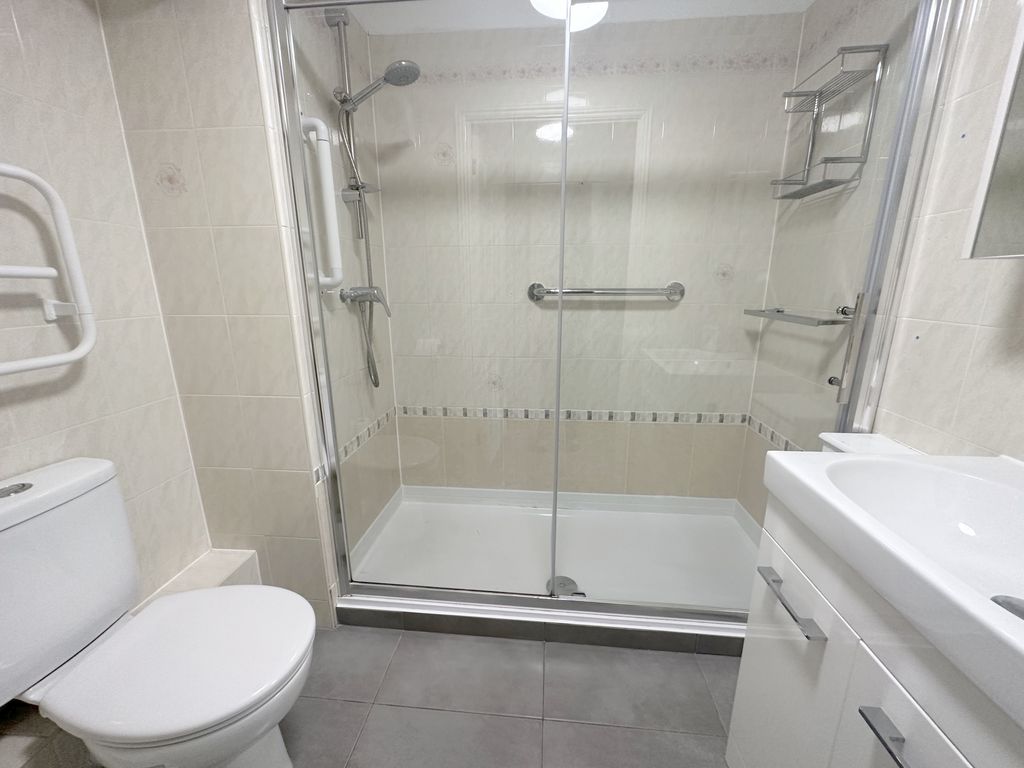 Property photo 3 of 15 Shower Room