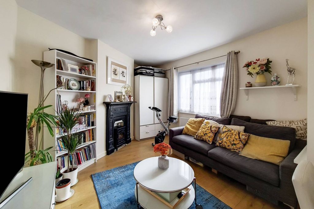 Property photo 2 of 11