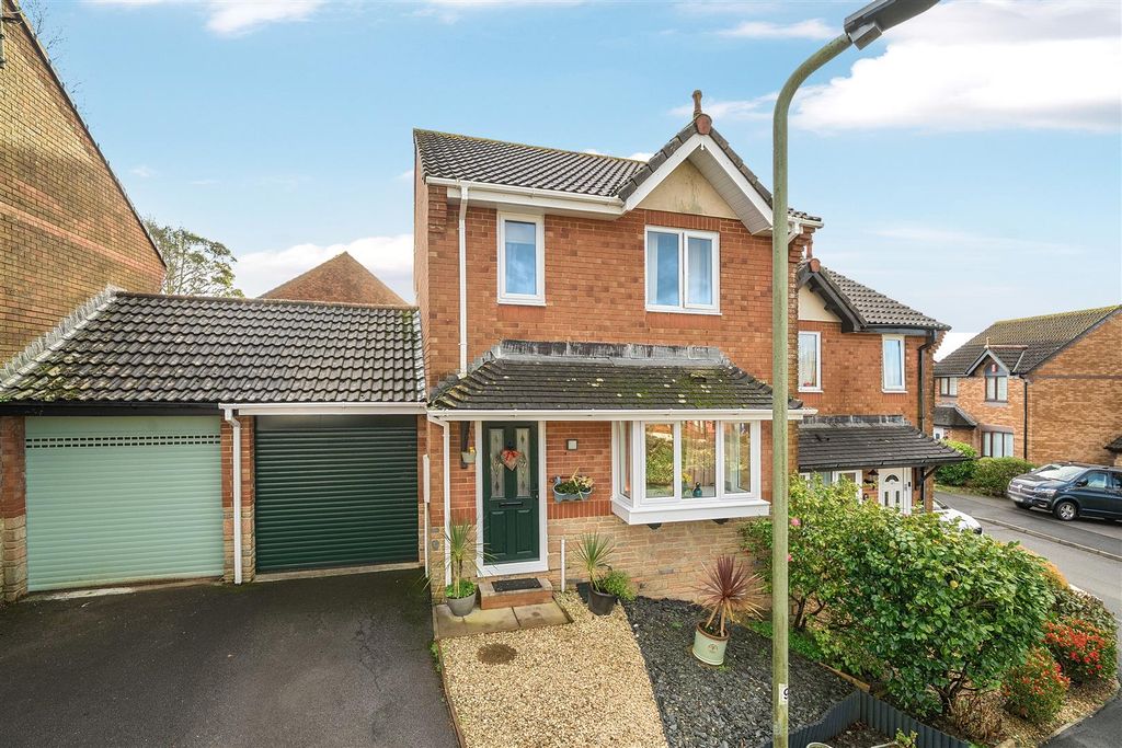 Property photo 1 of 24 Pinehurst E2.Jpg