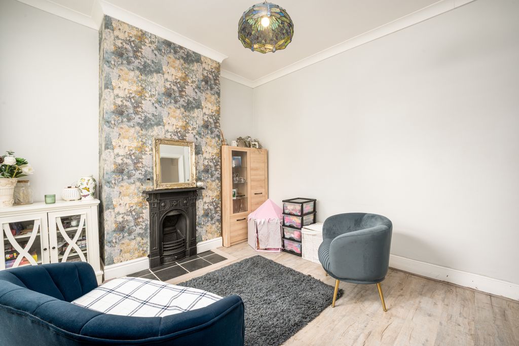Property photo 3 of 24 09