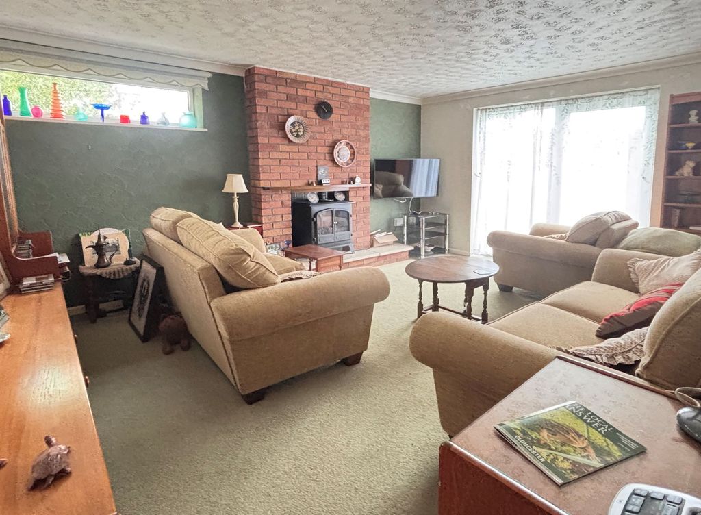Property photo 3 of 15 Sitting Room