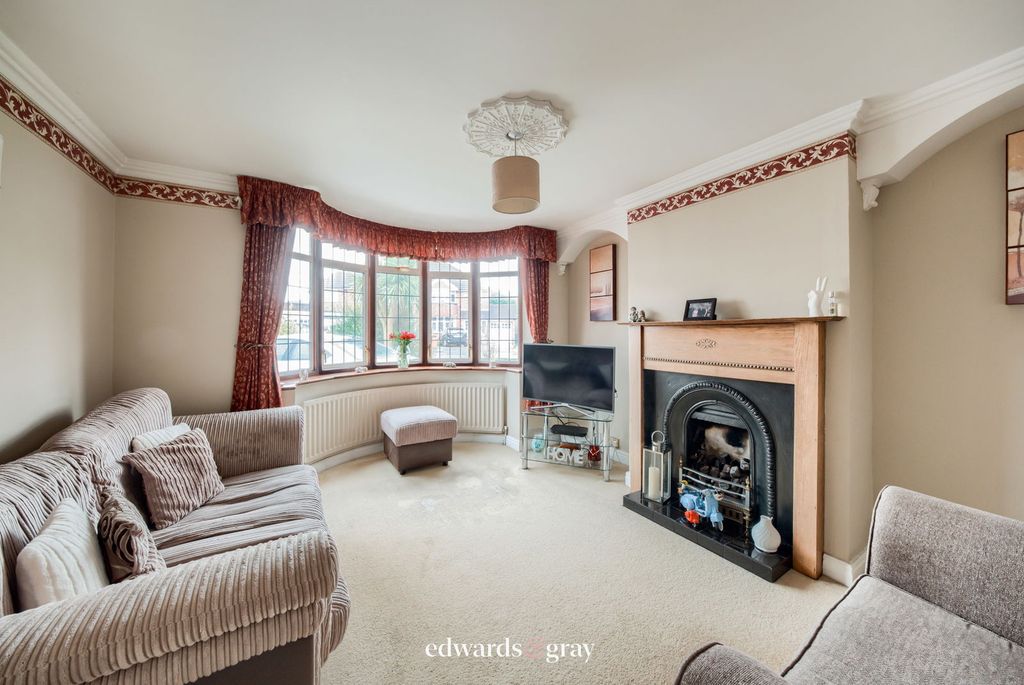 Property photo 3 of 18