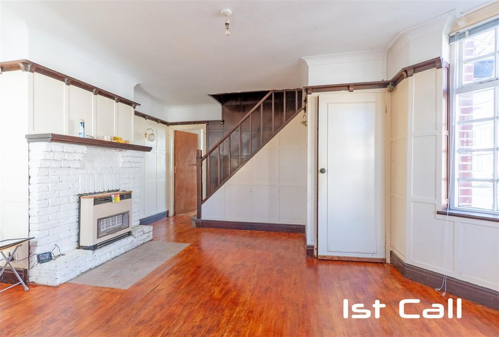 Property photo 3 of 14 Dining Room