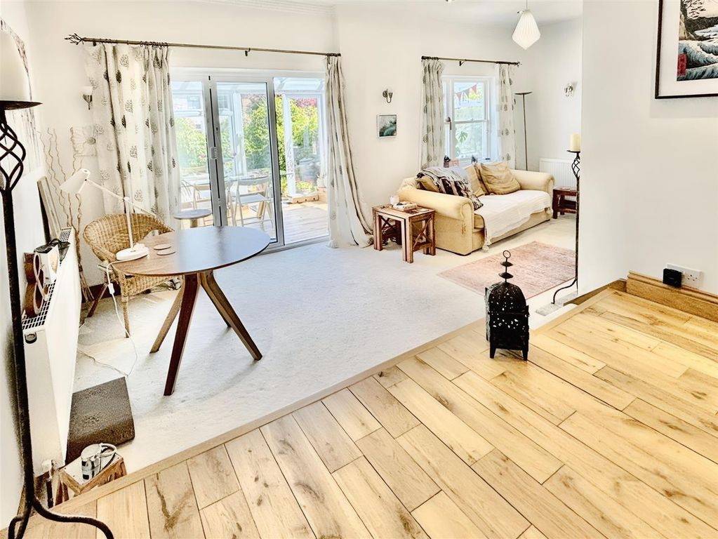 Property photo 2 of 32 Open-Plan