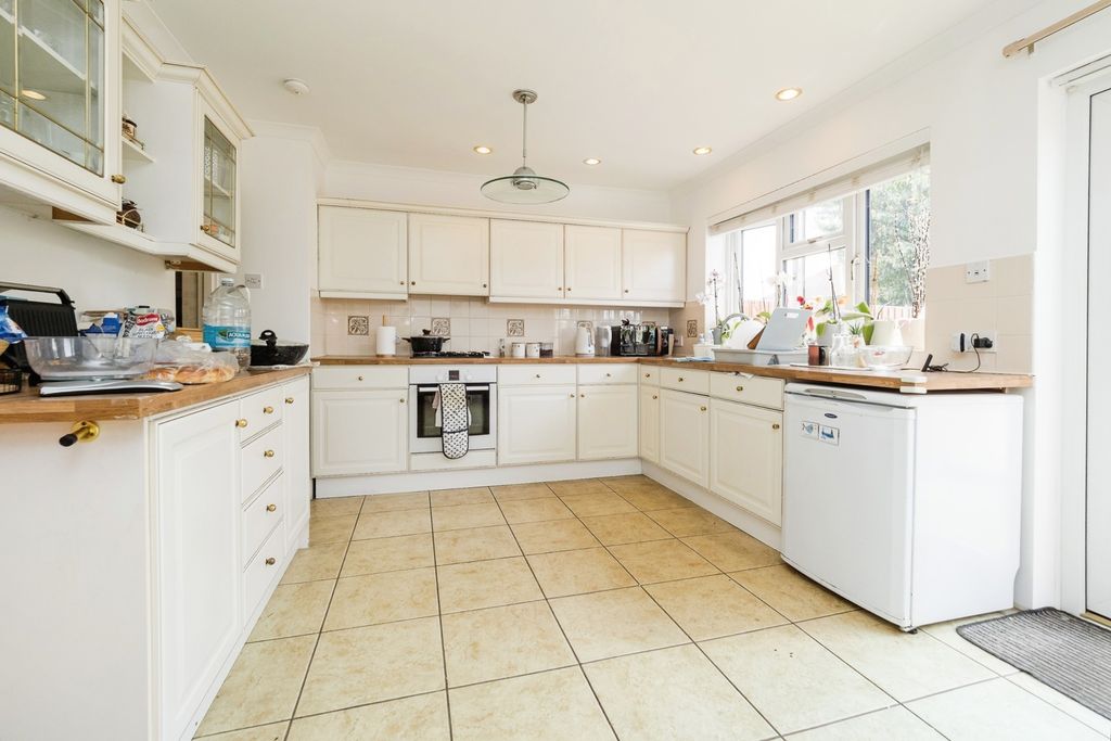 Property photo 2 of 17 Kitchen Diner