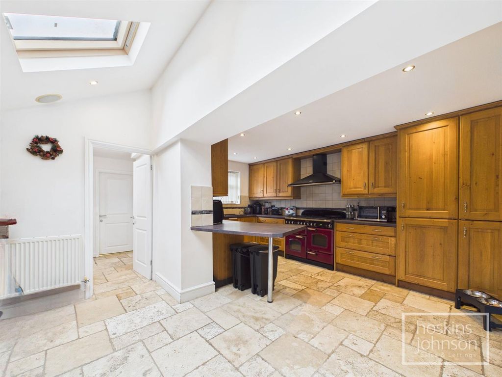 Property photo 2 of 30 Kitchen/Breakfast Room