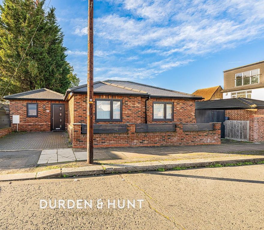 Property photo 1 of 13 Brinkworth