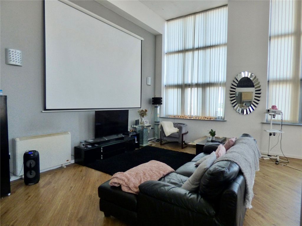 Property photo 3 of 14 Living Room