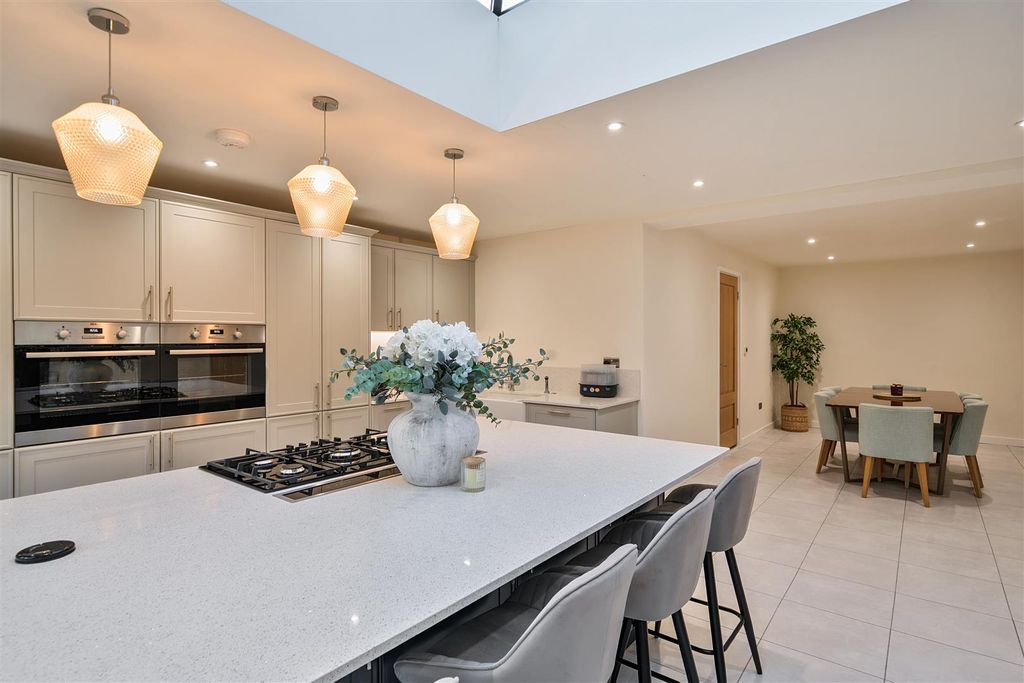 Additional image 13 of 6 bed detached house for saleOutwood Lane, Chipstead, Coulsdon CR5