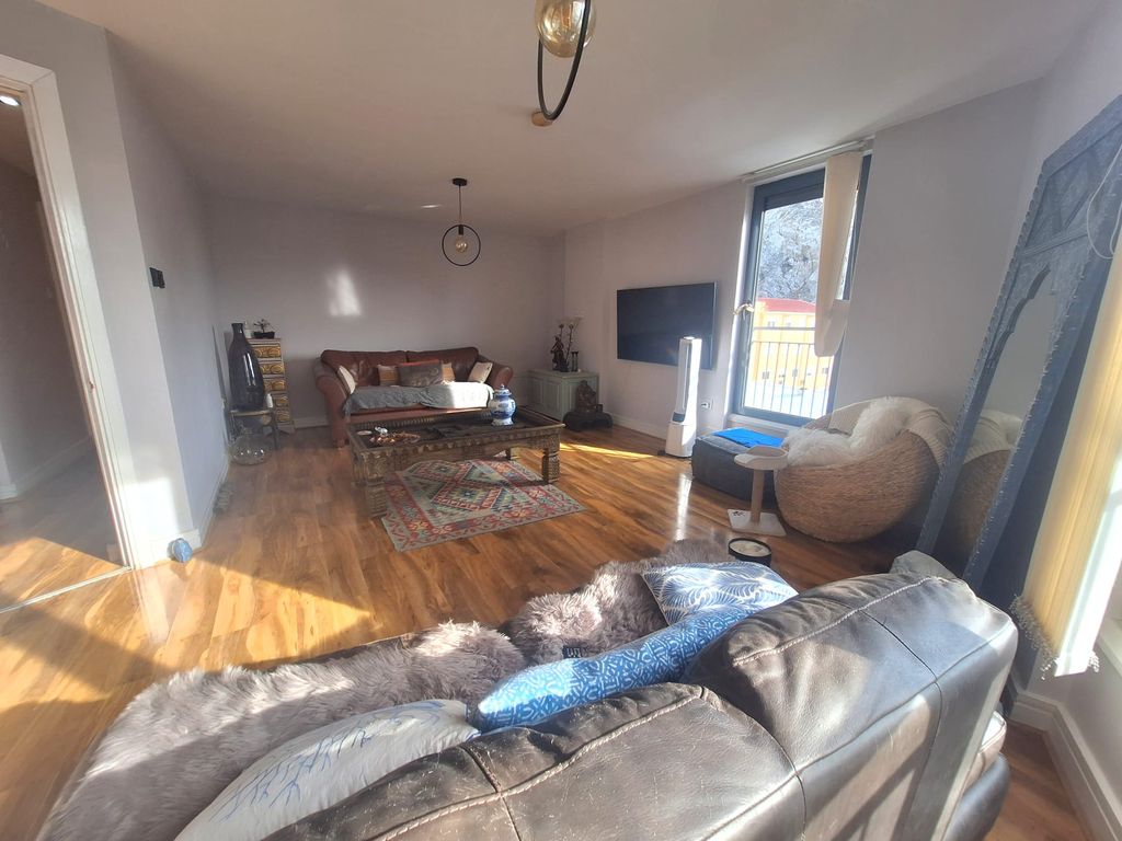 Property photo 2 of 24