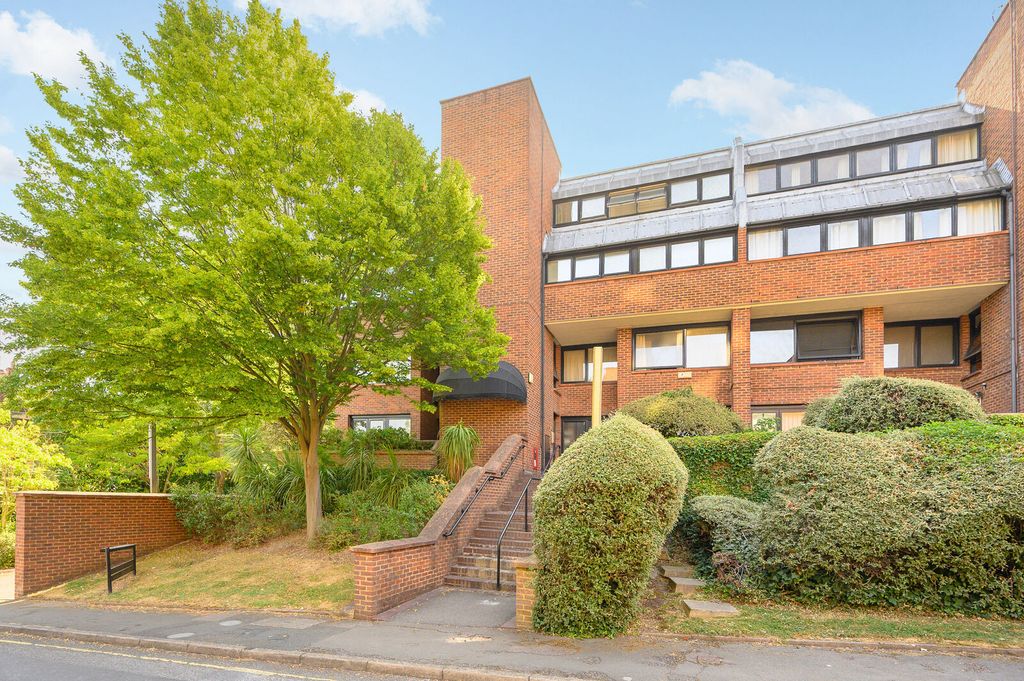 Property photo 1 of 8