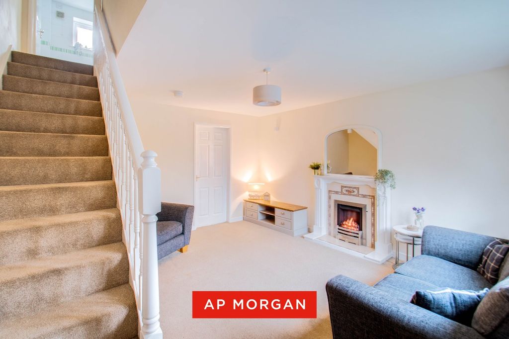 Property photo 2 of 16 Picture No. 14