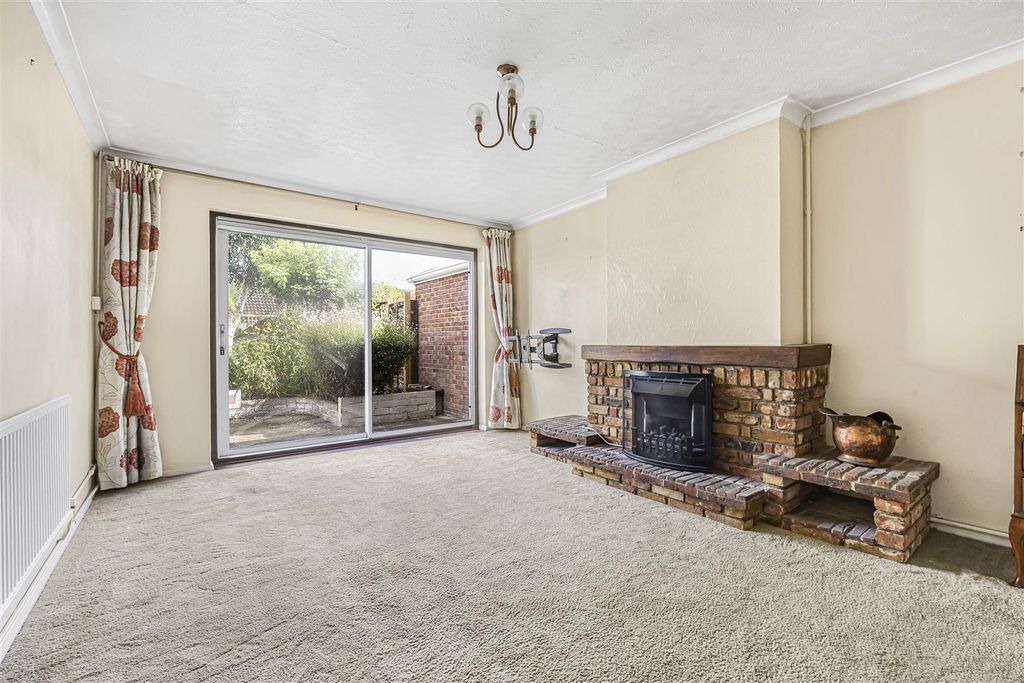 Property photo 2 of 14