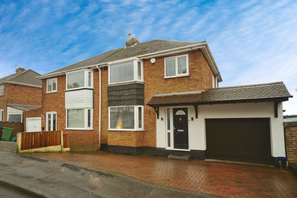 Property photo 1 of 17 Front View