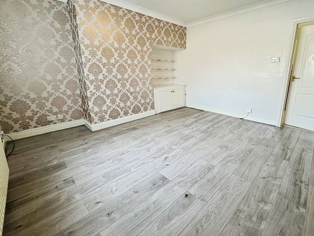 Property photo 2 of 8 Photo 8