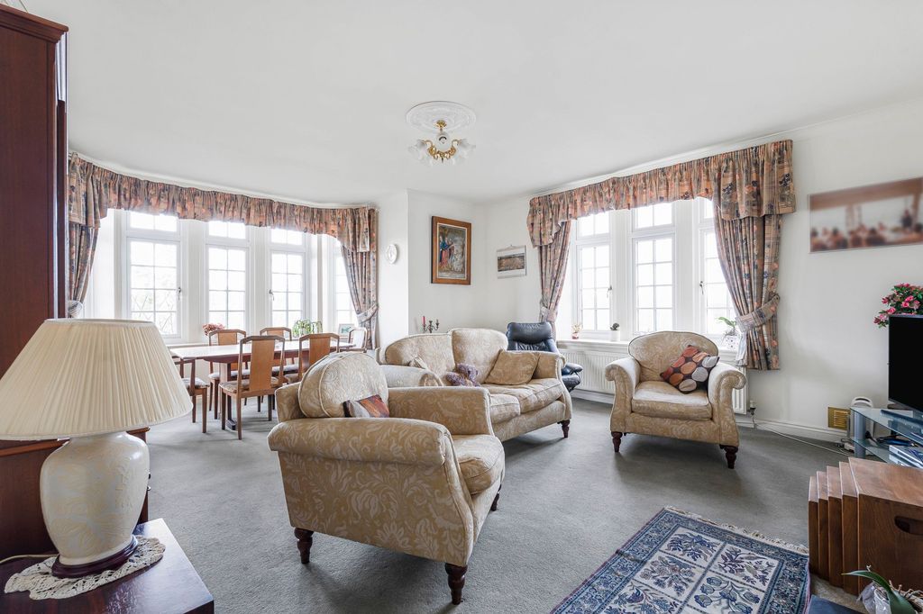 Property photo 3 of 18