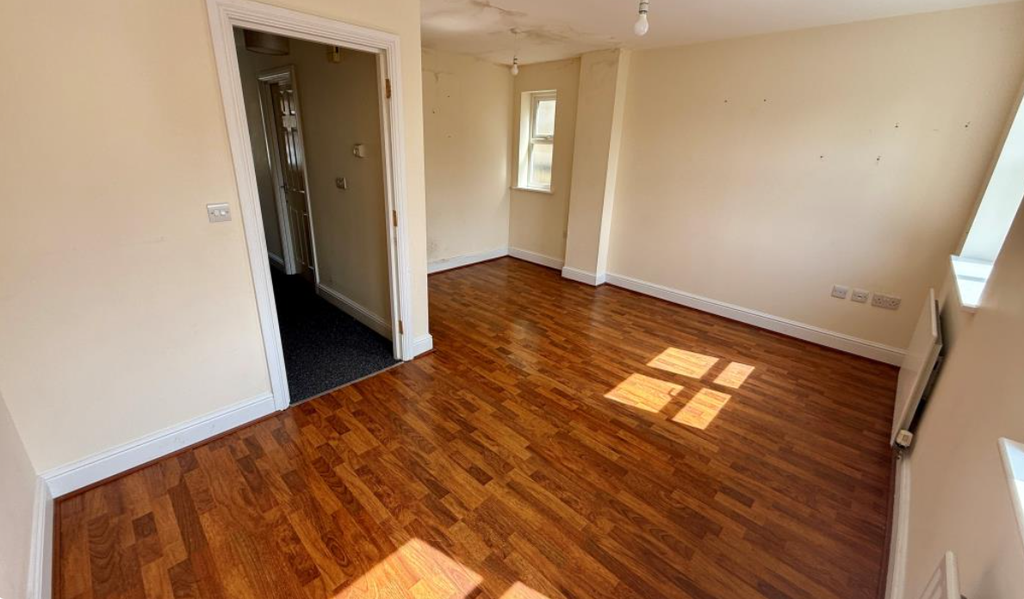 Property photo 3 of 6