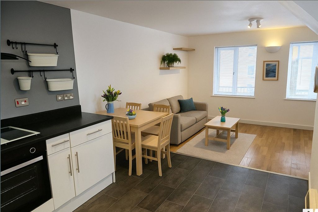 Property photo 3 of 12 Picture No. 20