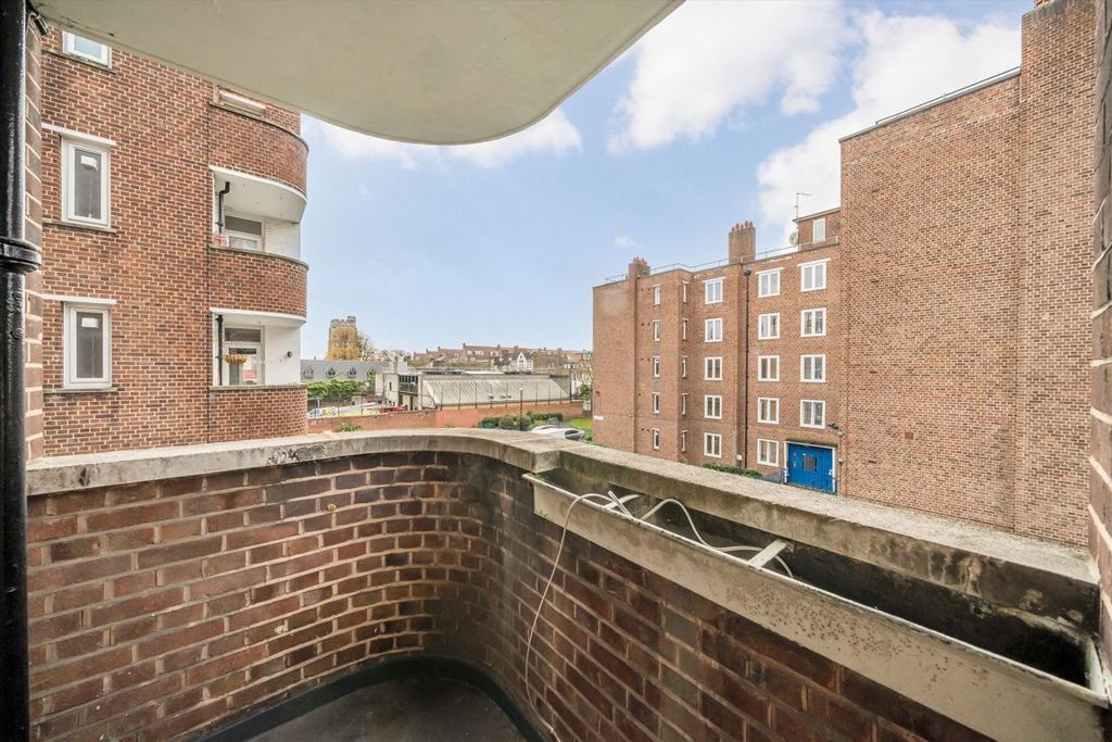 Property photo 3 of 6