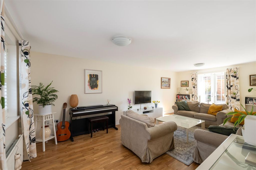Property photo 2 of 19 64 Brookfield Drive Internals19.Jpg
