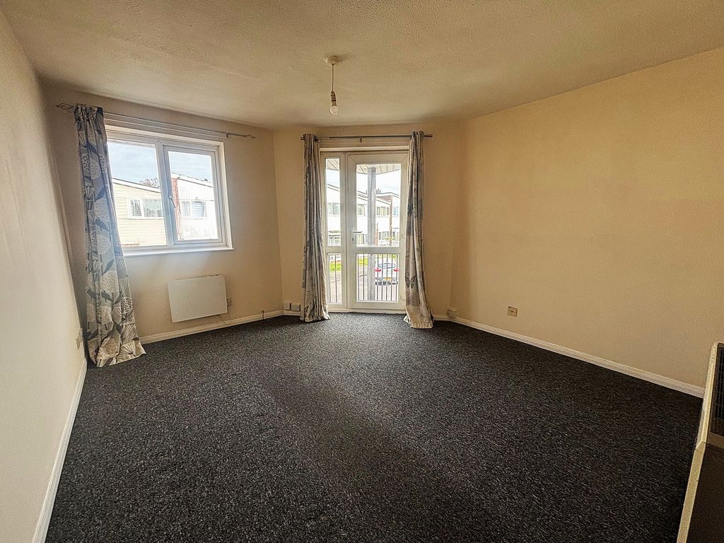 Property photo 2 of 6 Photo 5