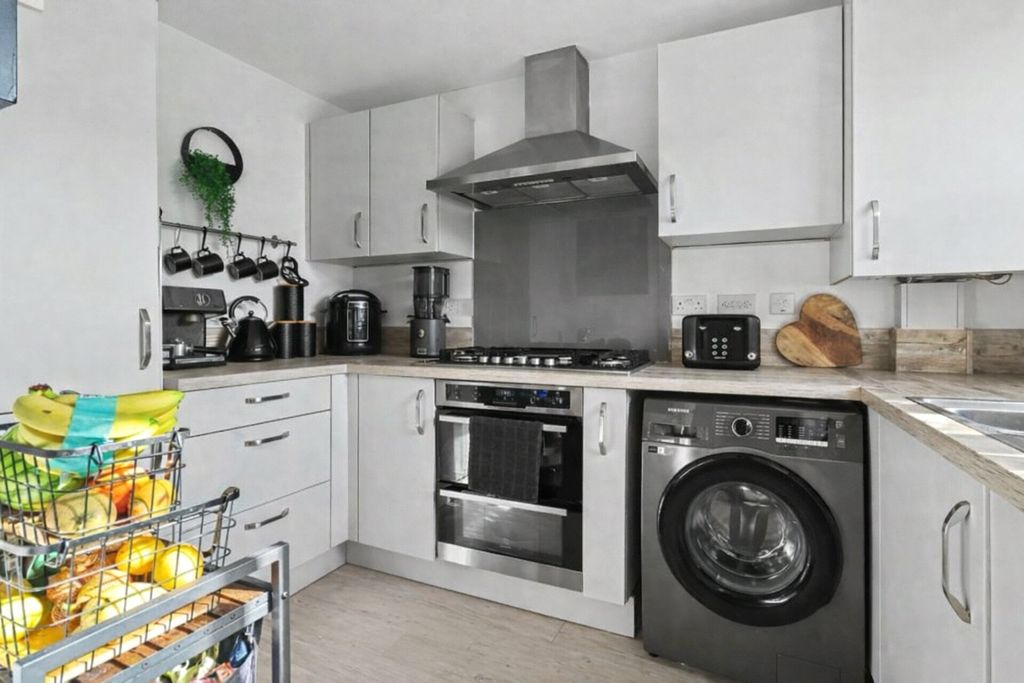 Property photo 2 of 13 Kitchen