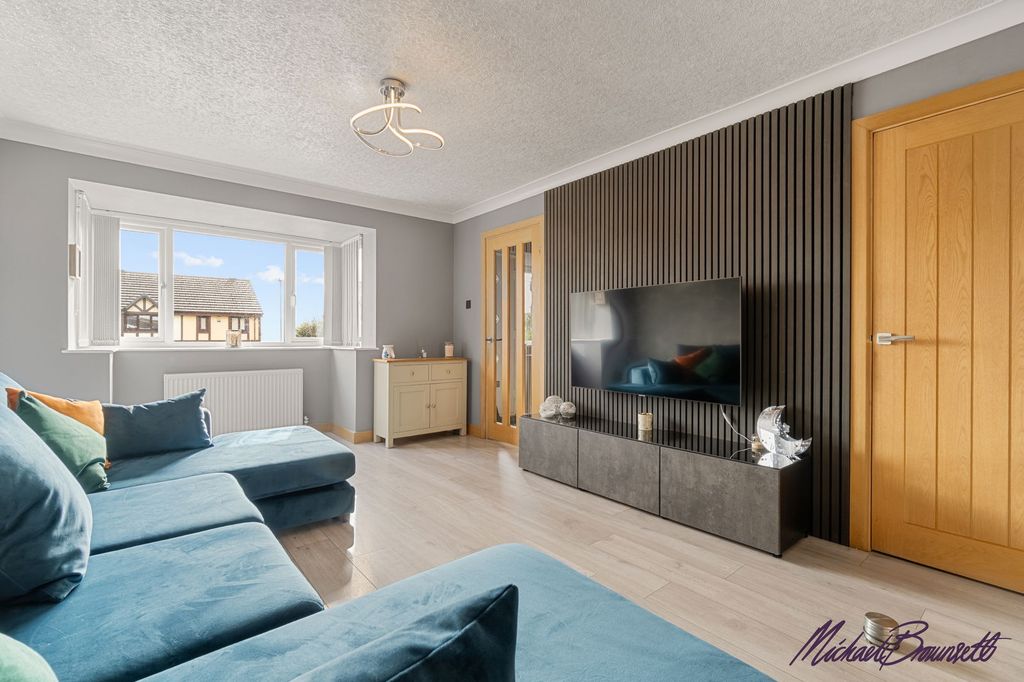 Property photo 3 of 25