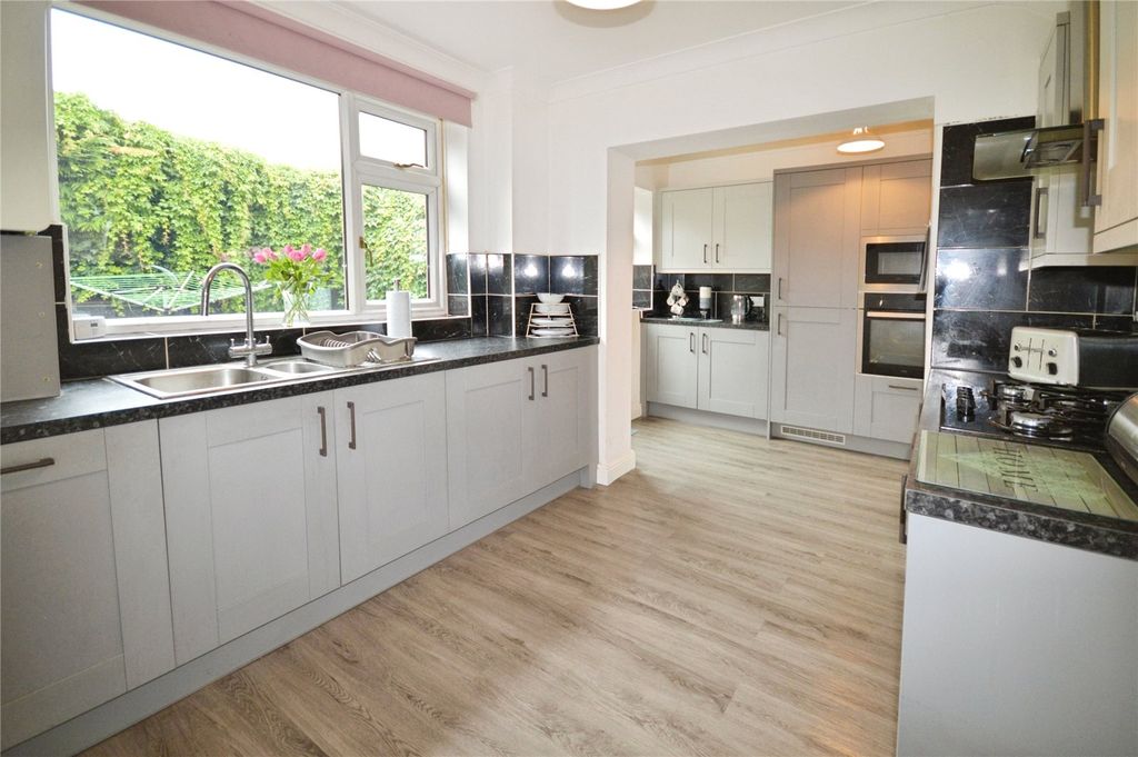 Property photo 2 of 20 Kitchen