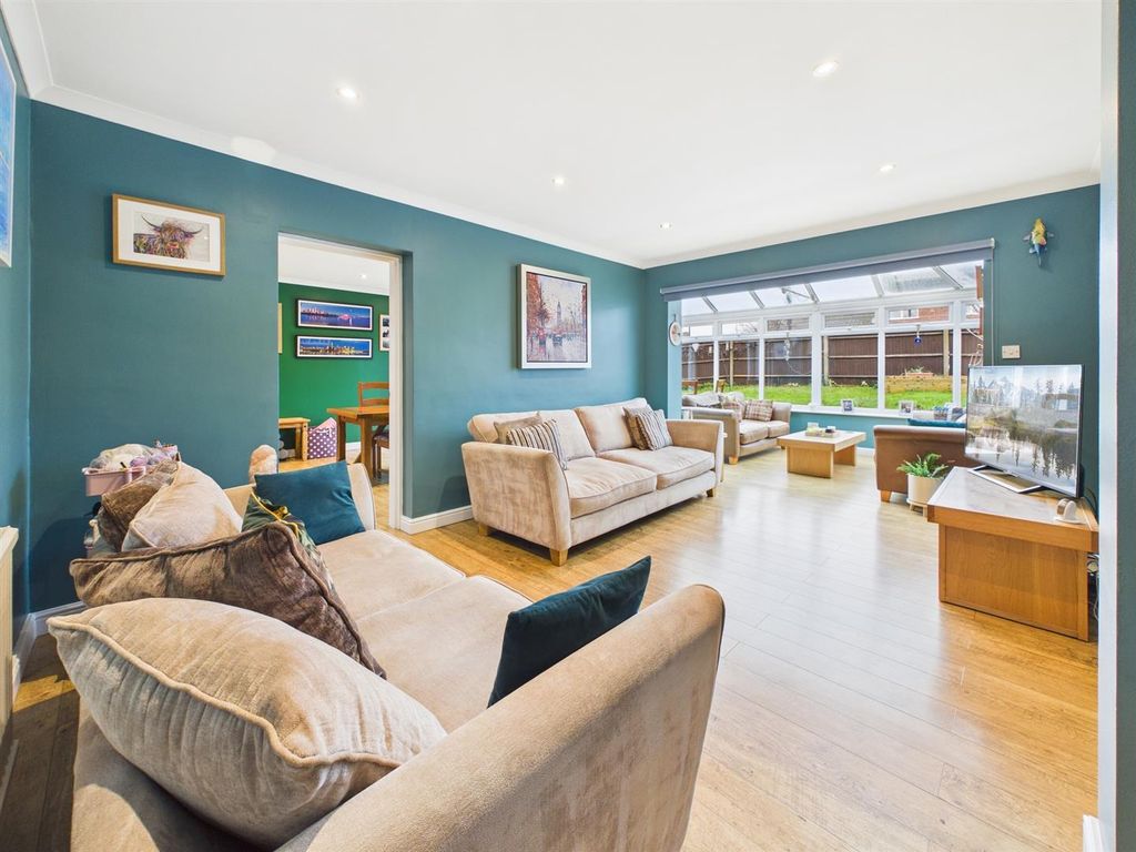 Property photo 3 of 18 Cam05510G0-Pr0154-Still005.Jpg