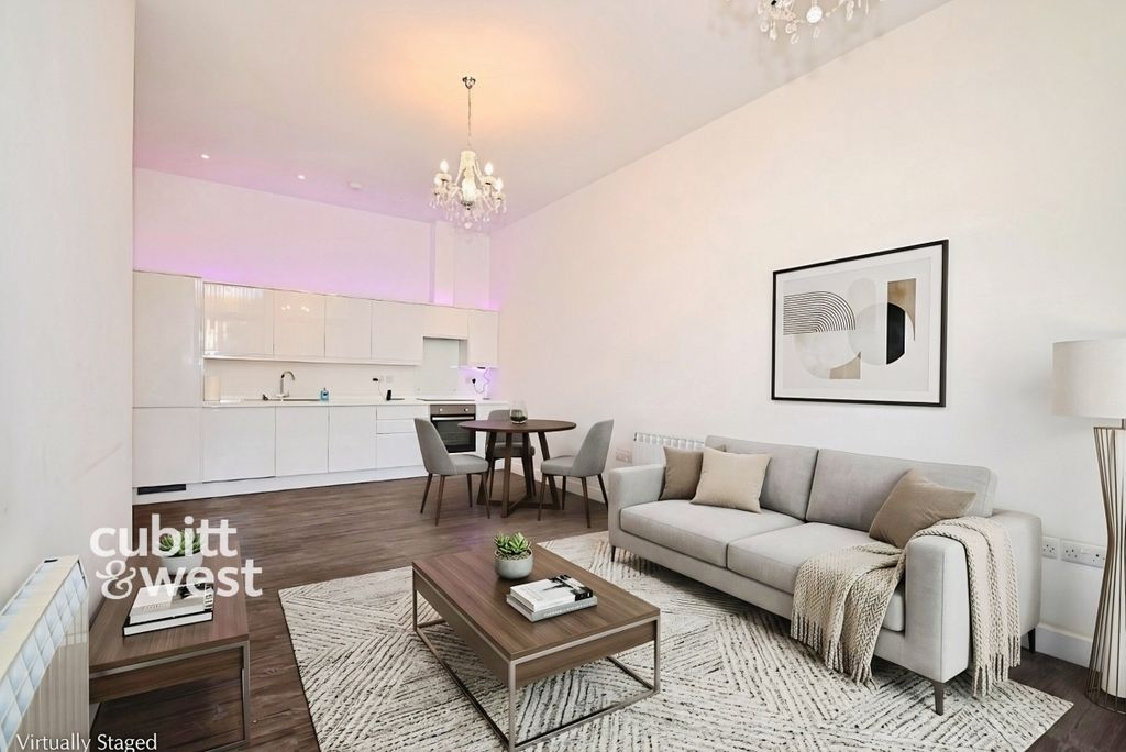 Property photo 3 of 18 Virtually Stage -...