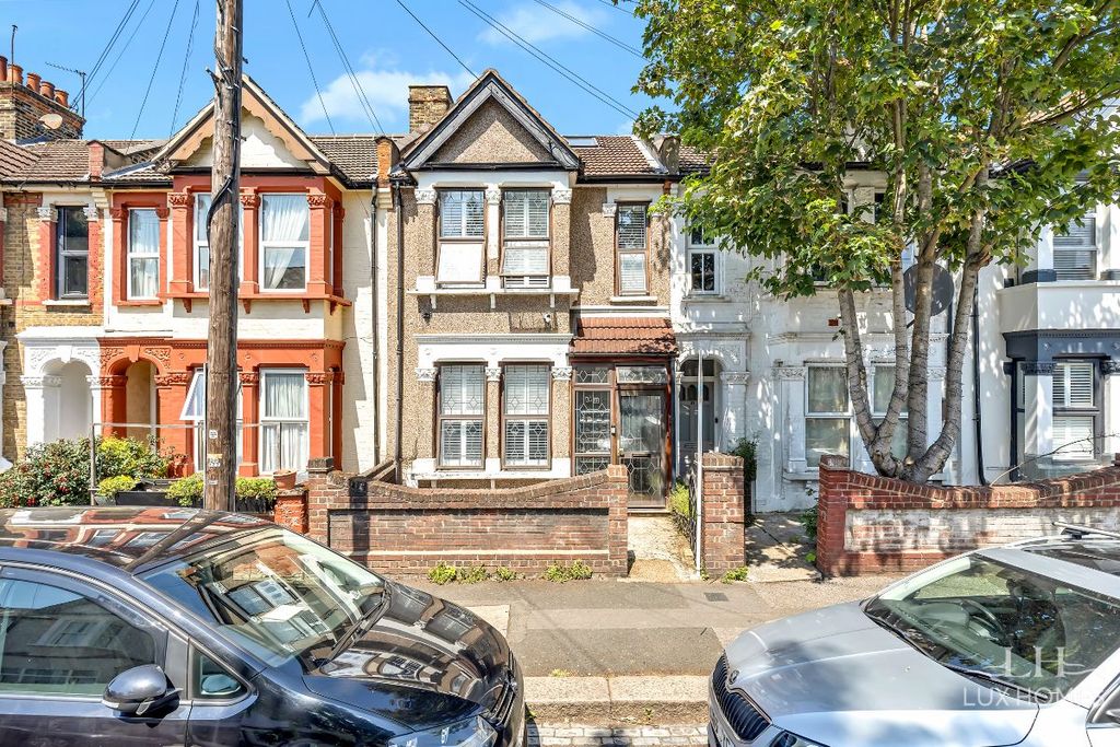 Property photo 1 of 18
