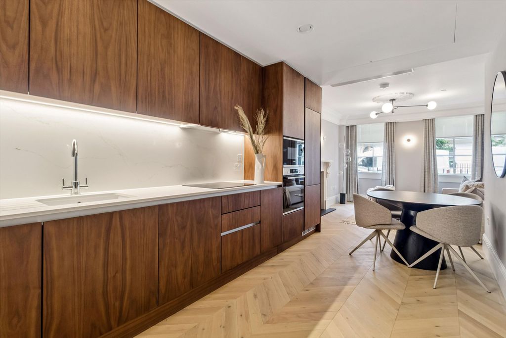 Property photo 2 of 14 Image