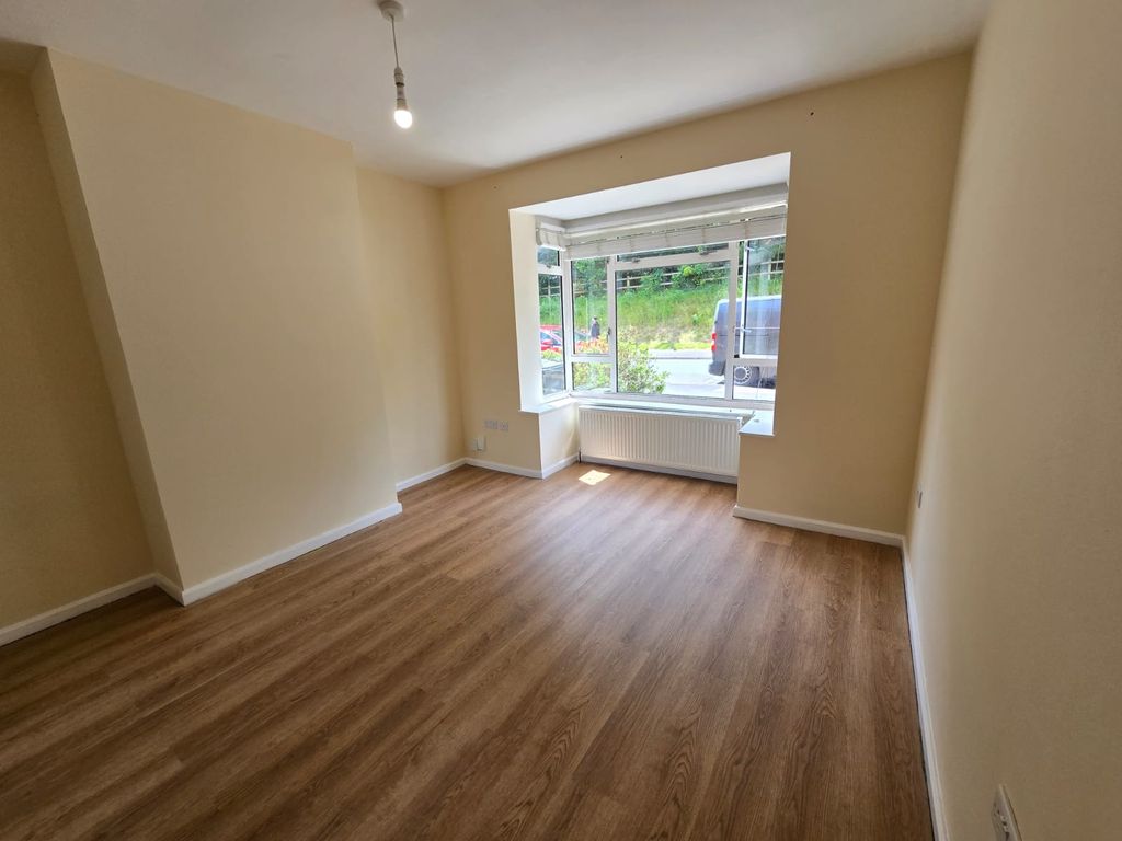 Property photo 3 of 26