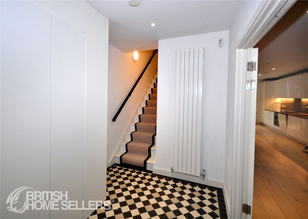 Property photo 2 of 19 Picture No. 10